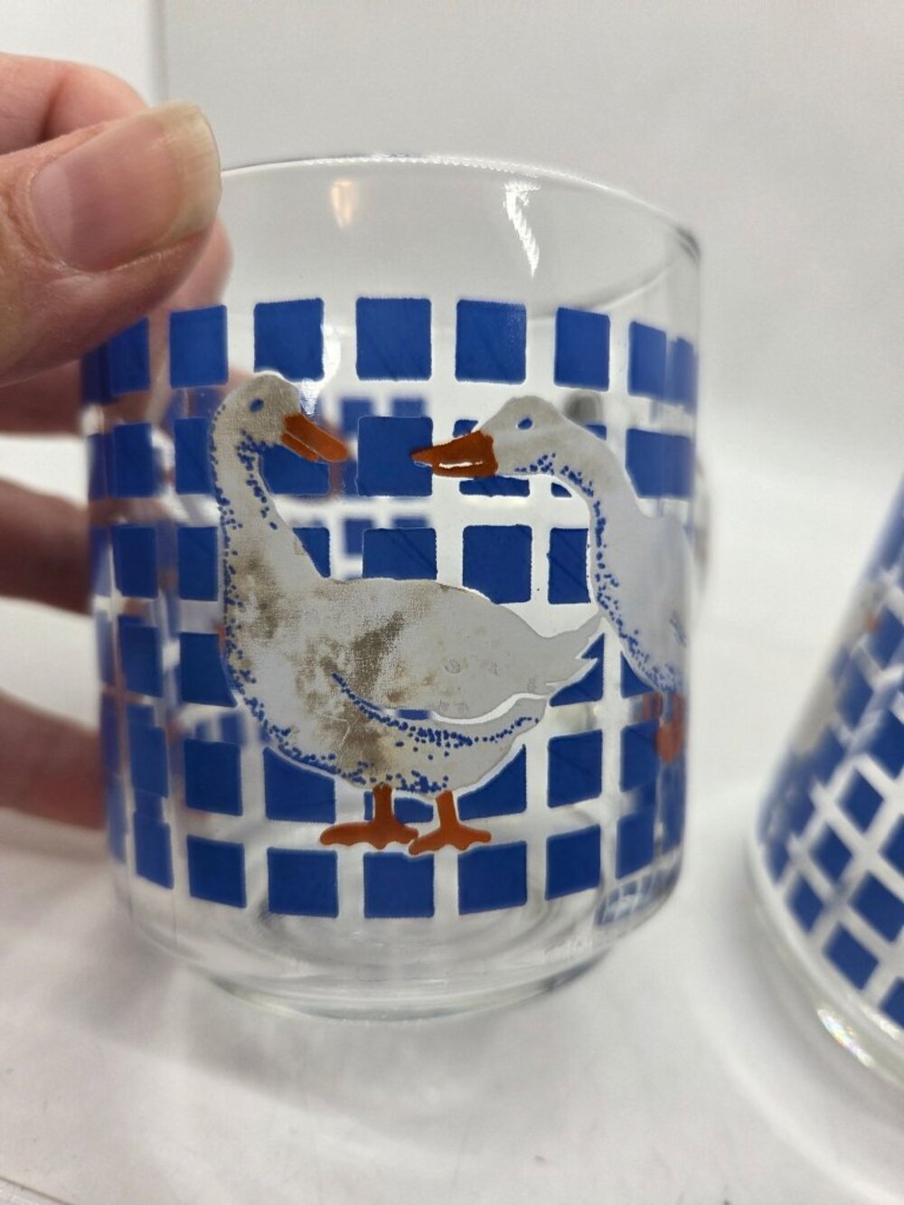 2 VTG Carlton 1982 Glass GOOSE Mugs Blue Checkered cottage core - Picture 5 of 8